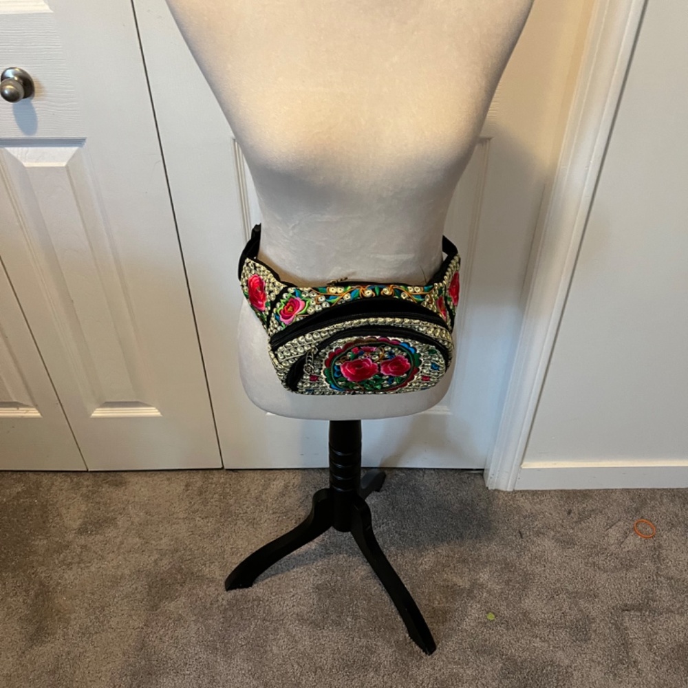 Cross Body / Belt bag - Picture 9 of 11